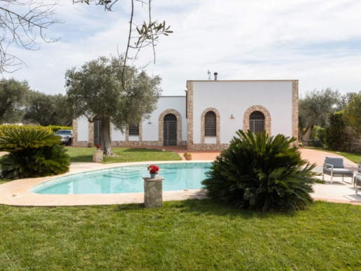 Large renovated trullo with swimming pool and garden near Ostuni - 45