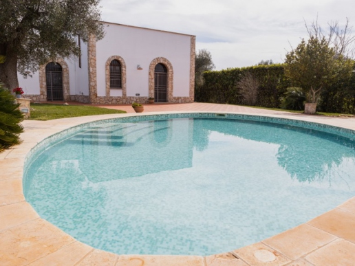 Large renovated trullo with swimming pool and garden near Ostuni - 9