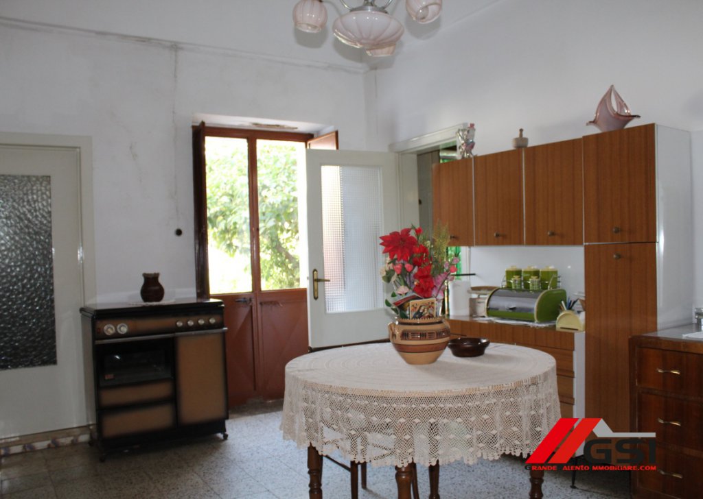 Independent Houses for sale  via trieste 36, San Michele Salentino, locality Downtown