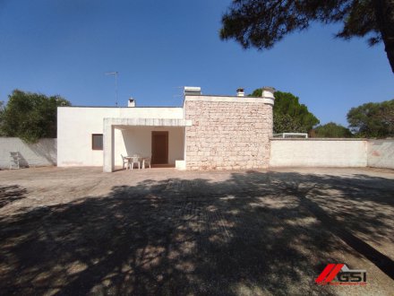Rustic to Renovate with Large Land in Ceglie Messapica